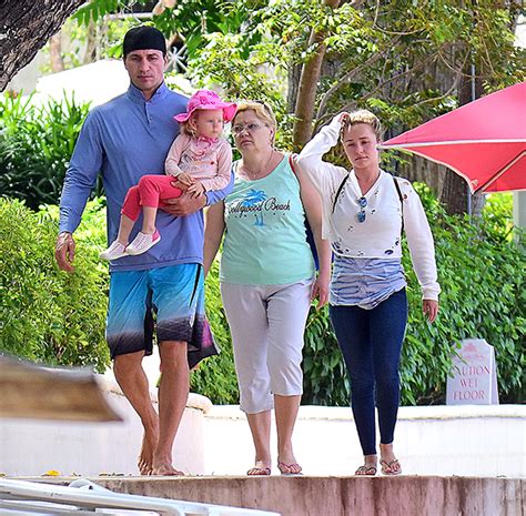 does hayden panettiere see her daughter